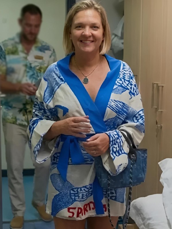 Daisy Kelliher Below Deck Down Under S4 Fish Print Robe